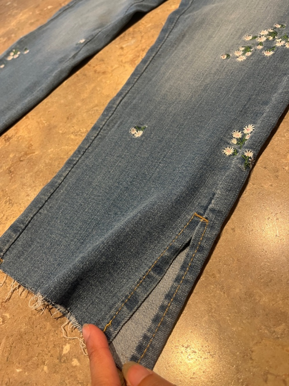 Embroidered Cropped High Rise Jeans - Picture 6 of 6
